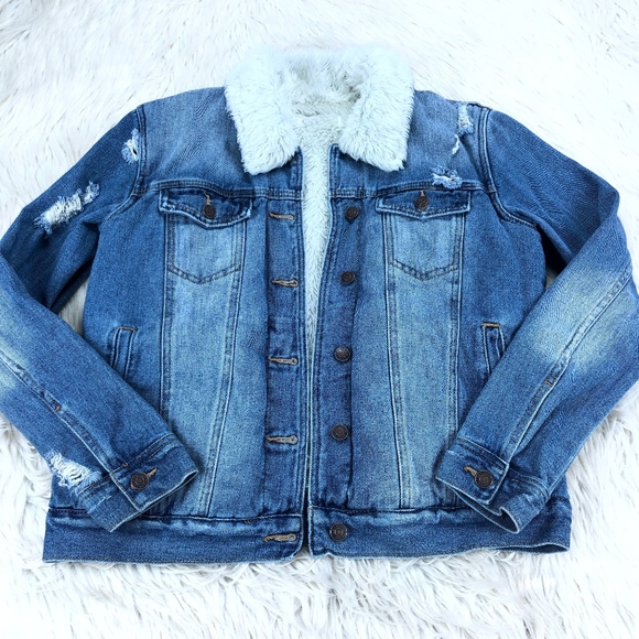 PacSun Jackets & Blazers - 🐝 Pacsun Faux Fur Lined Distressed Jean Jacket